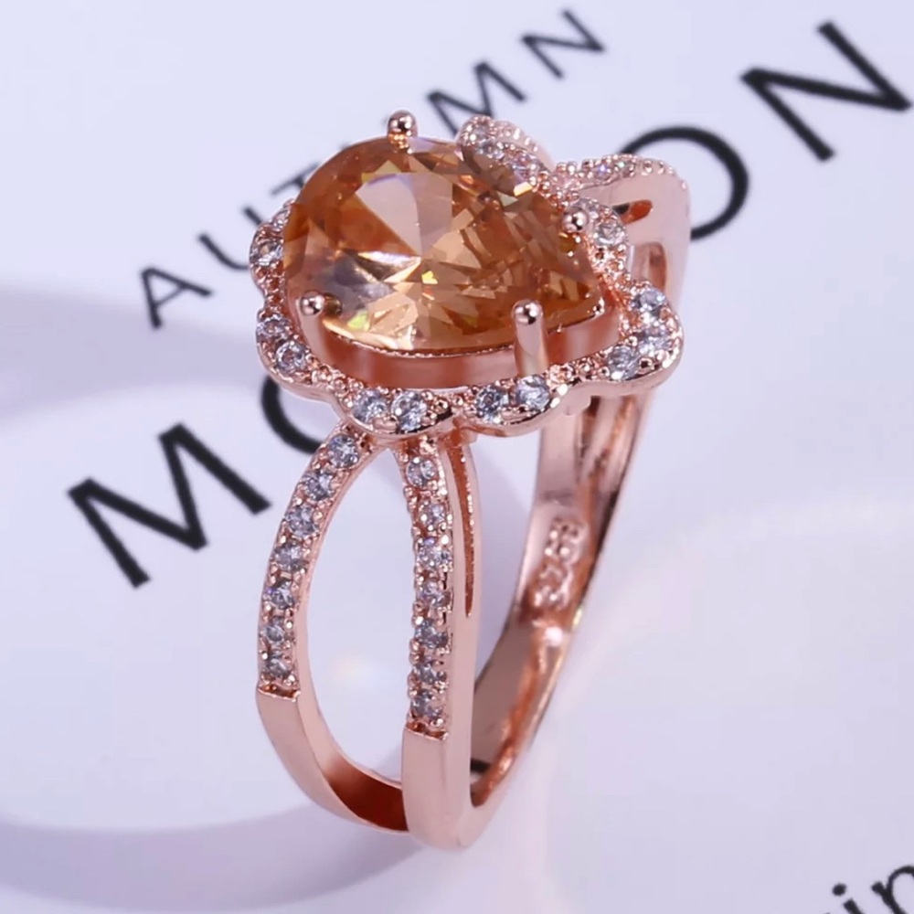 ✨18K Rose Gold Morganite Ring✨ - Picture 3 of 5